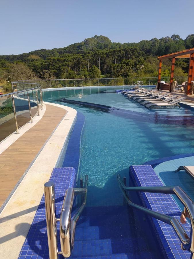 Golden Resort *
